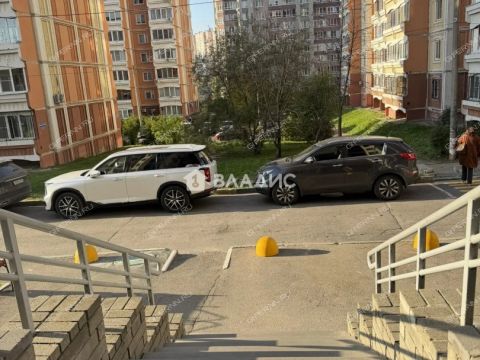 3-komnatnaya-ul-rodionova-d-165-k1 фото