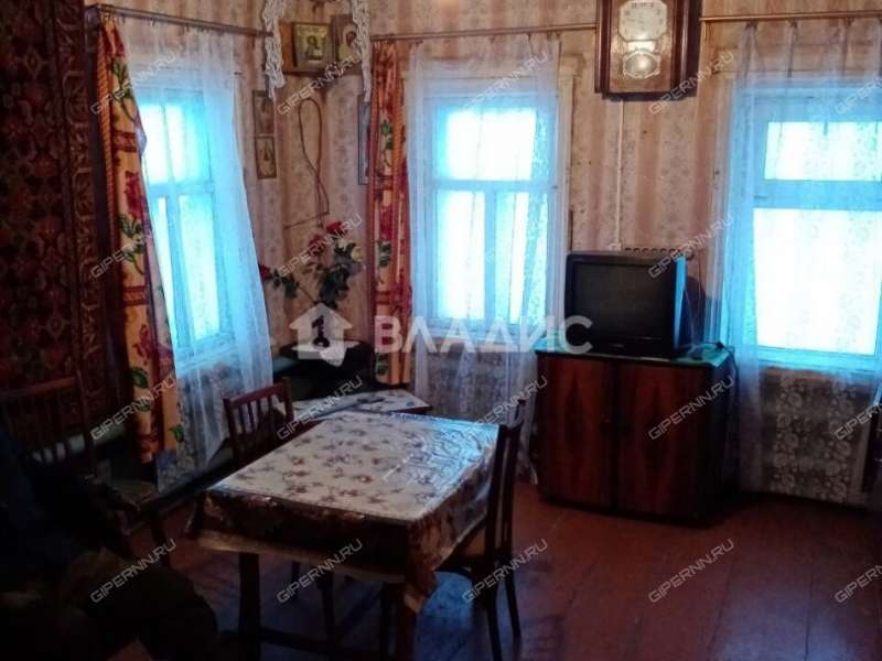 дом на улице Максима Горького посёлок Фанерное