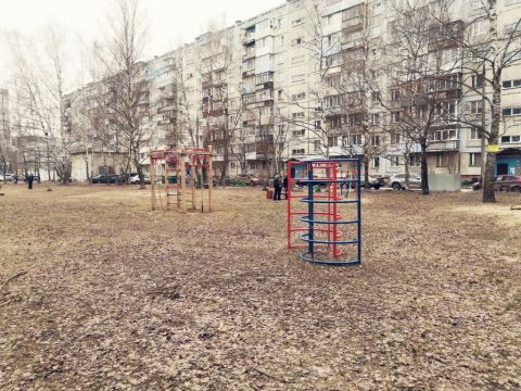 3-komnatnaya-ul-strokina-d-12 фото