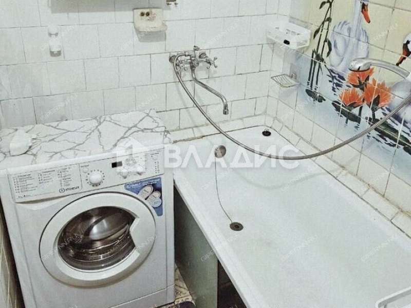 двухкомнатная квартира на проспекте Бусыгина дом 30