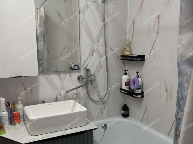 двухкомнатная квартира на Бурнаковской улице дом 117