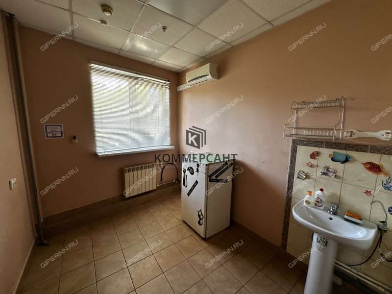 помещение под торговую площадь на улице Чаадаева