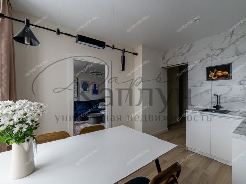 3-komnatnaya-ul-svetlogorskaya-d-6 фото