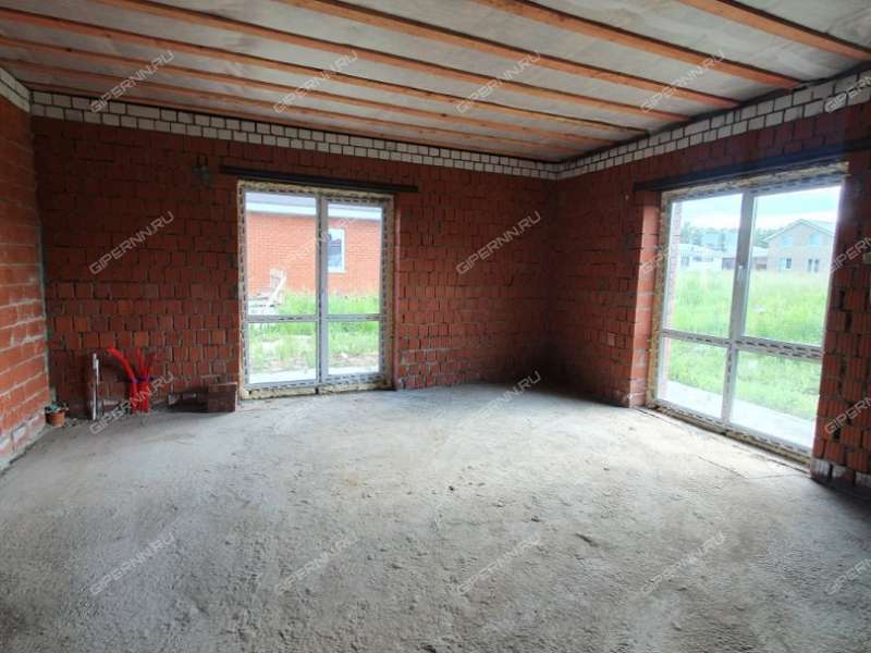 дом на Центральной улице деревня Подвалиха