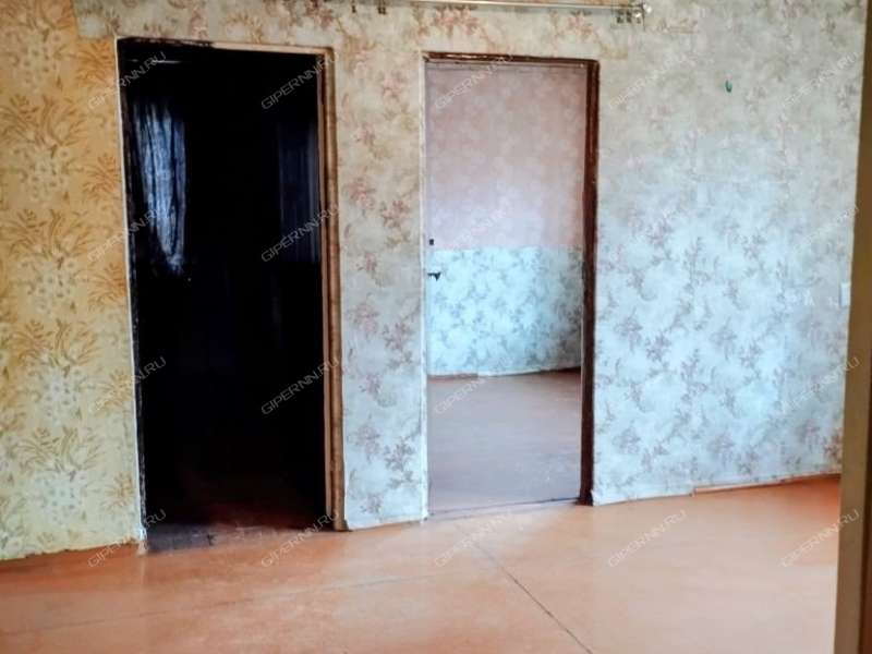 четырёхкомнатная квартира на проспекте Бусыгина дом 36
