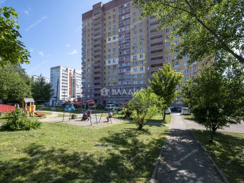 2-komnatnaya-ul-vyatskaya-d-1 фото