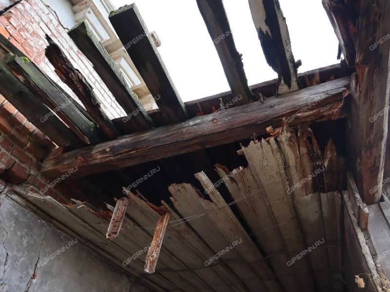 здание под торговую площадь на ул.Советская село Курмыш