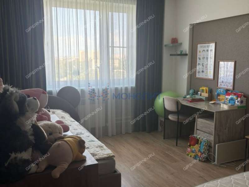 трёхкомнатная квартира на бульваре 60-летия Октября дом 25 к3