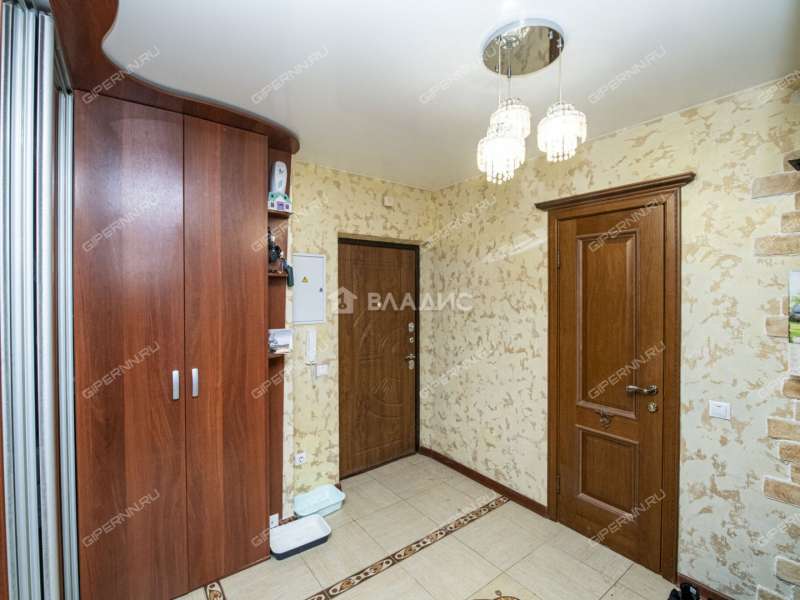 трёхкомнатная квартира на улице Карла Маркса дом 52