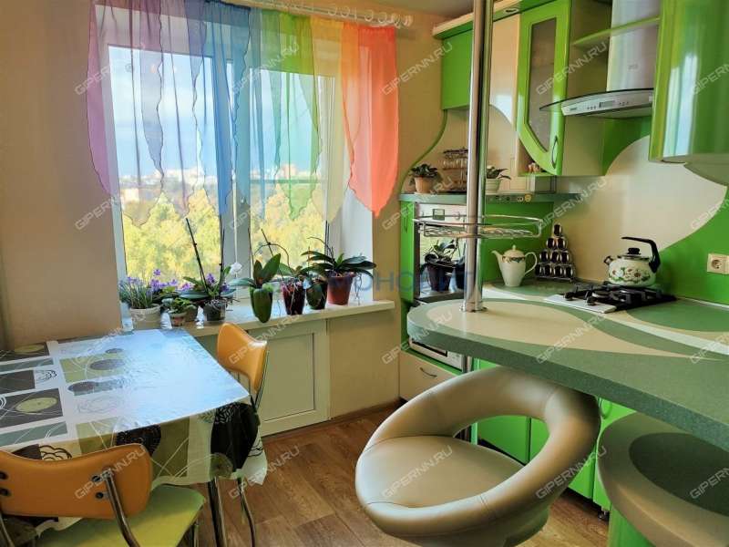 двухкомнатная квартира на бульваре 60-летия Октября дом 1