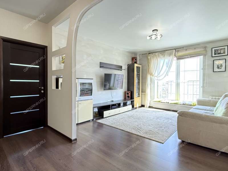 трёхкомнатная квартира на бульваре 60-летия Октября дом 25 к2