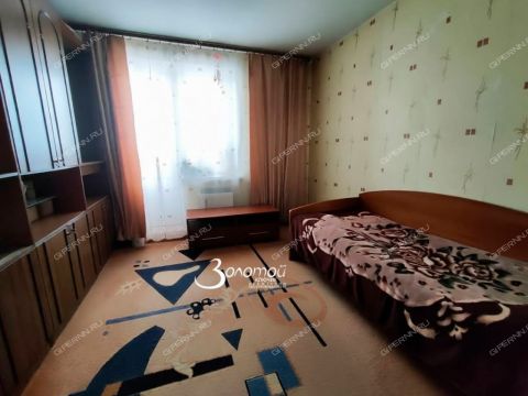 3-komnatnaya-ul-vyatskaya-d-1 фото