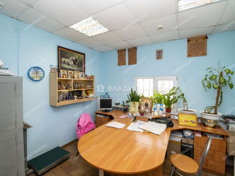 здание под офис, торговую площадь на Станционной улице рабочий посёлок Решетиха