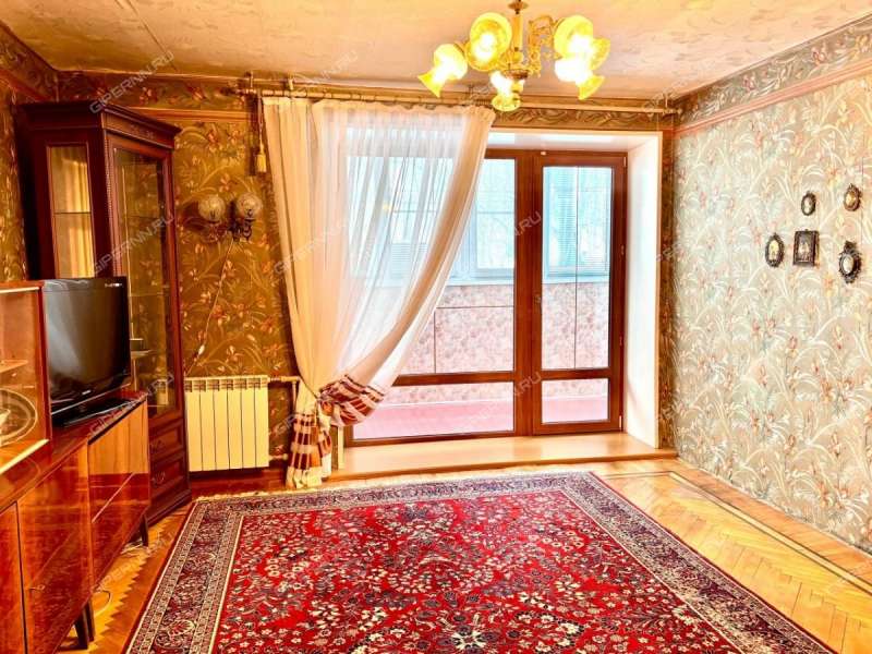 четырёхкомнатная квартира на улице Сурикова дом 16А