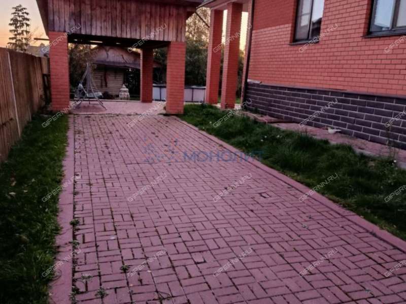 дом на улице Контак город Урень