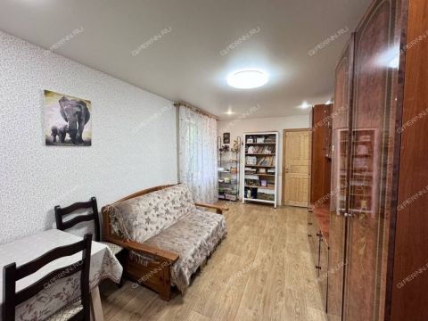 4-komnatnaya-ul-strokina-d-16b фото
