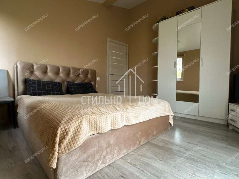 дом на село Чернуха