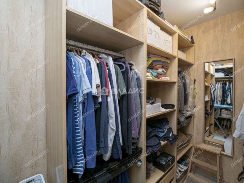 трёхкомнатная квартира на Полтавской улице дом 3