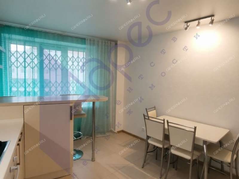 трёхкомнатная квартира на улице Родионова дом 193 к3