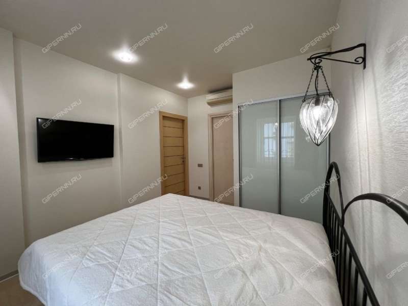 трёхкомнатная квартира на Большой Покровской улице дом 35а