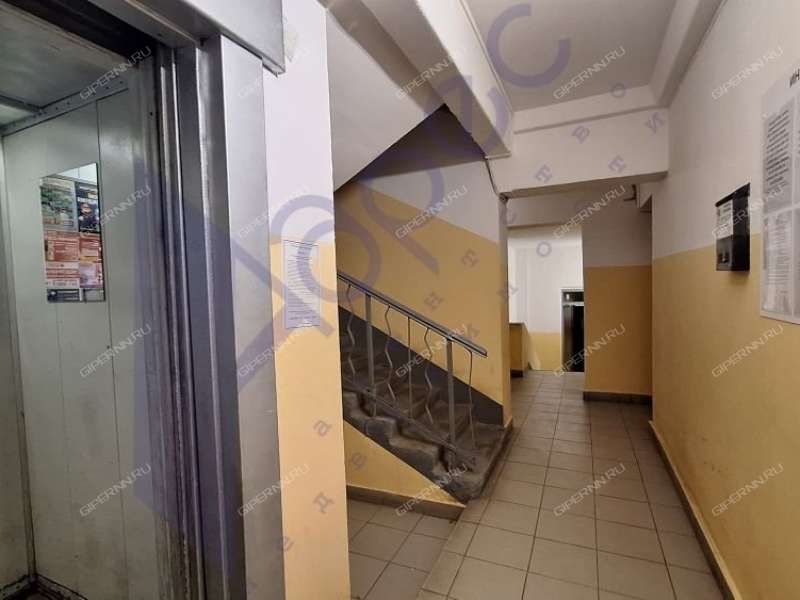 двухкомнатная квартира на улице Александра Хохлова дом 21