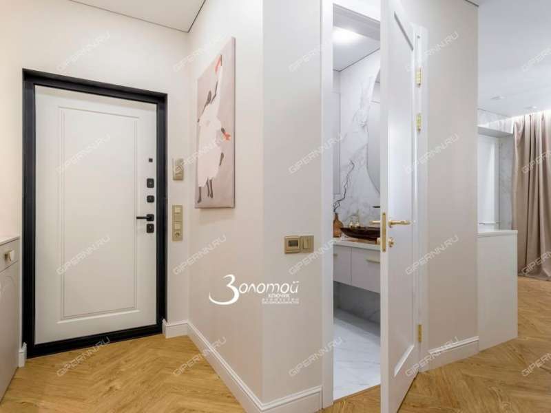 трёхкомнатная квартира на Светлогорской улице дом 6