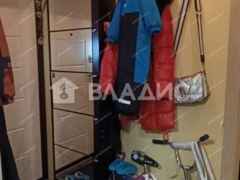 четырёхкомнатная квартира на Артельной улице дом 10А