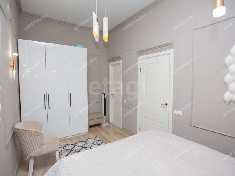 трёхкомнатная квартира на улице Июльских Дней дом 1 к2