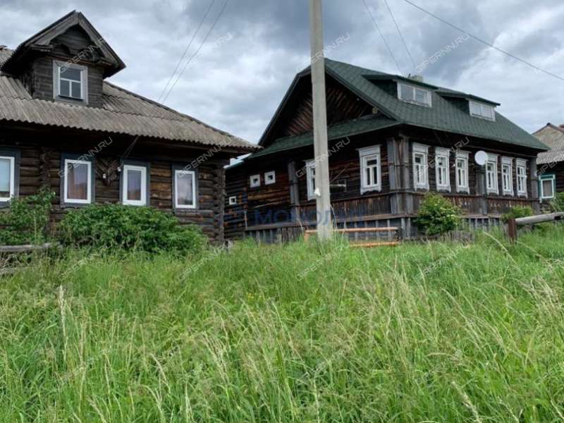 дом на улице Приозёрная село Нестиары