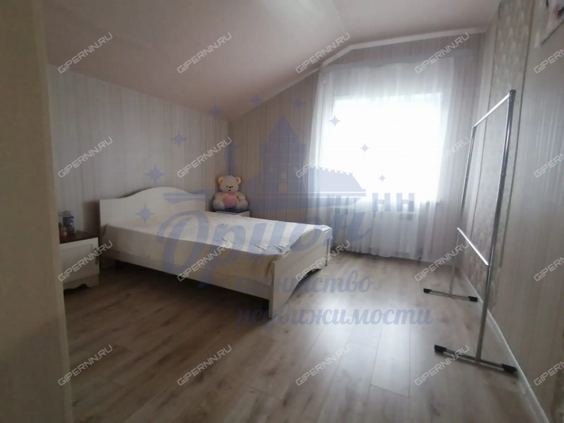 дом на Центральной улице село Криуша