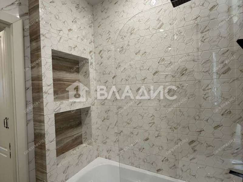 двухкомнатная квартира на улице Родионова дом 202/1