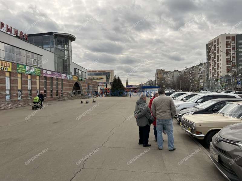 помещение под торговую площадь, недвижимость под общепит на улице Плотникова