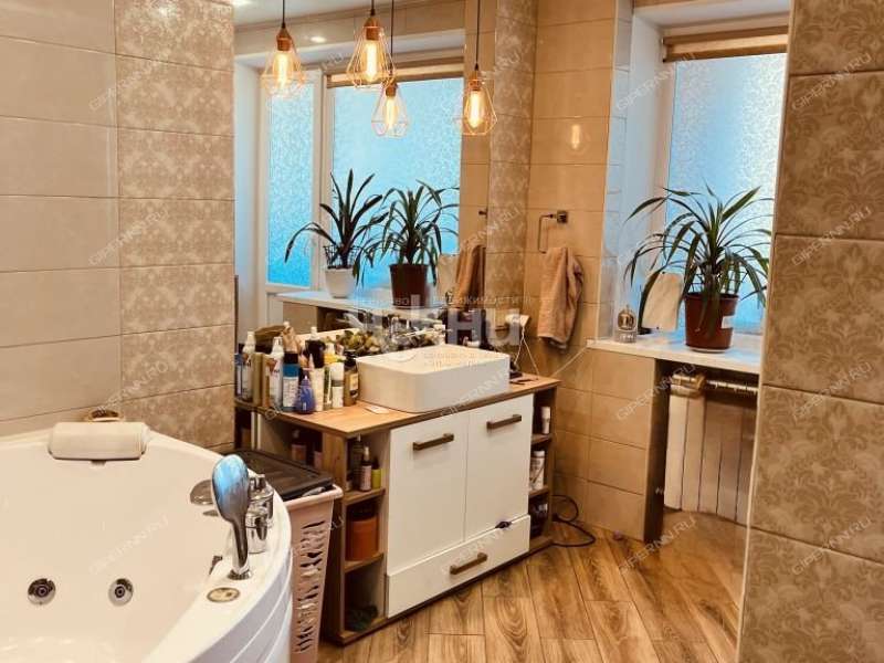 четырёхкомнатная квартира на Пролетарской улице дом 14а