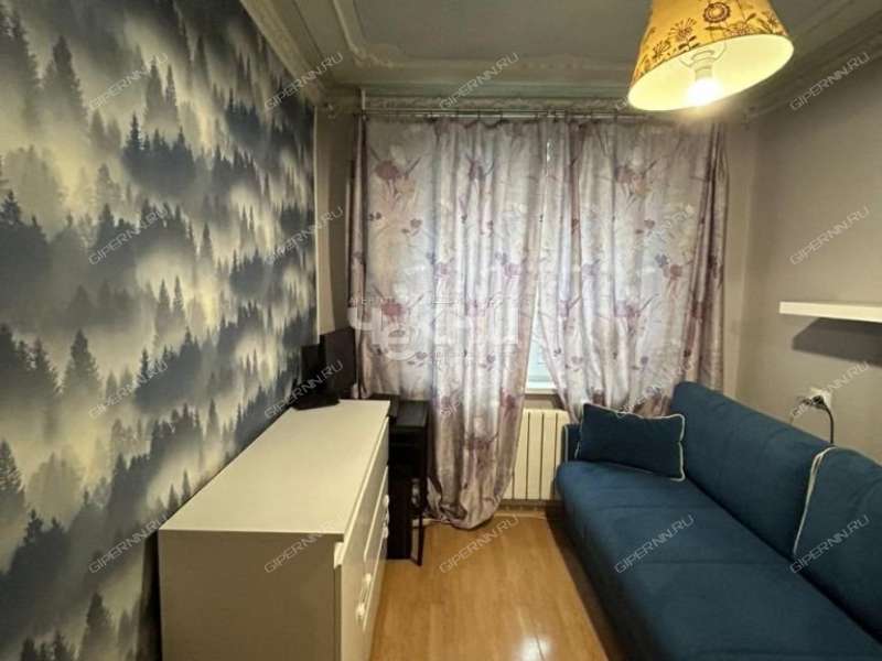 трёхкомнатная квартира на улице Бурденко дом 19