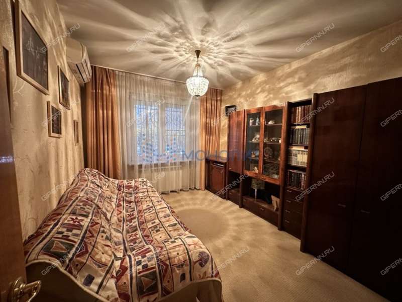 четырёхкомнатная квартира на улице Карла Маркса дом 24