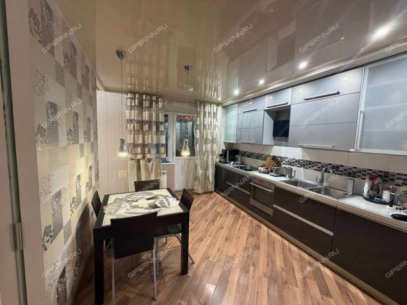 двухкомнатная квартира на улице Июльских Дней дом 19