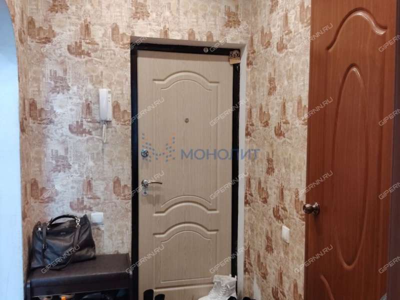 однокомнатная квартира на бульваре 60-летия Октября дом 23 к1