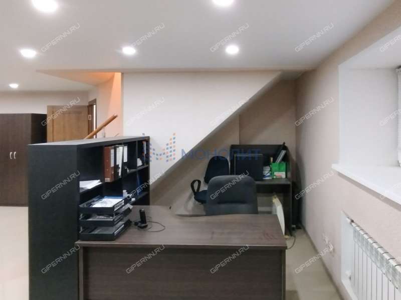 помещение под офис, недвижимость под салоны красоты на улице Германа Лопатина