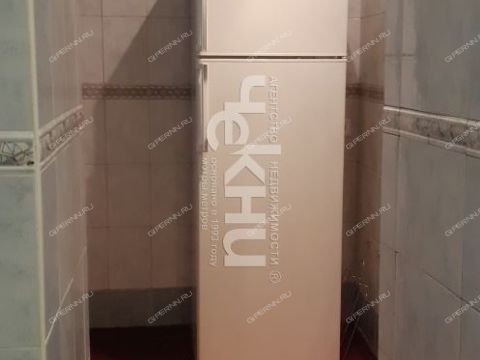 4-komnatnaya-ul-rodionova-d-180-1 фото