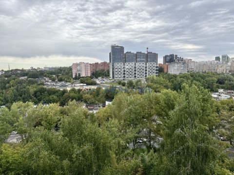 3-komnatnaya-ul-verhnepecherskaya-d-1 фото