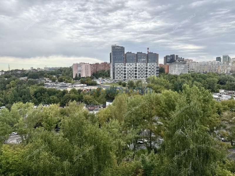 трёхкомнатная квартира на улице Верхнепечёрская дом 1