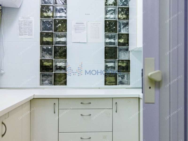 помещение под недвижимость под медицинские учреждения, недвижимость под салоны красоты на улице Героя Юрия Смирнова