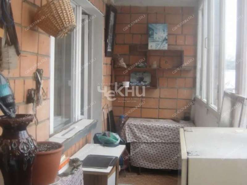 четырёхкомнатная квартира на улице Коминтерна дом 178