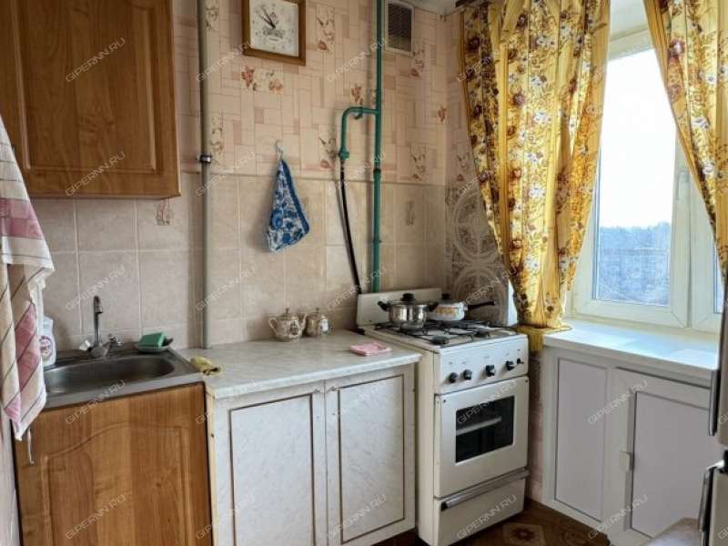 двухкомнатная квартира в 2-м микрорайоне дом 13 город Кстово