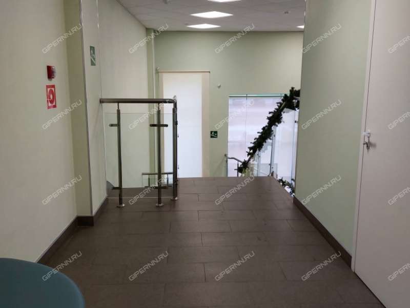 помещение под помещение свободного назначения, торговую площадь на улице Плотникова