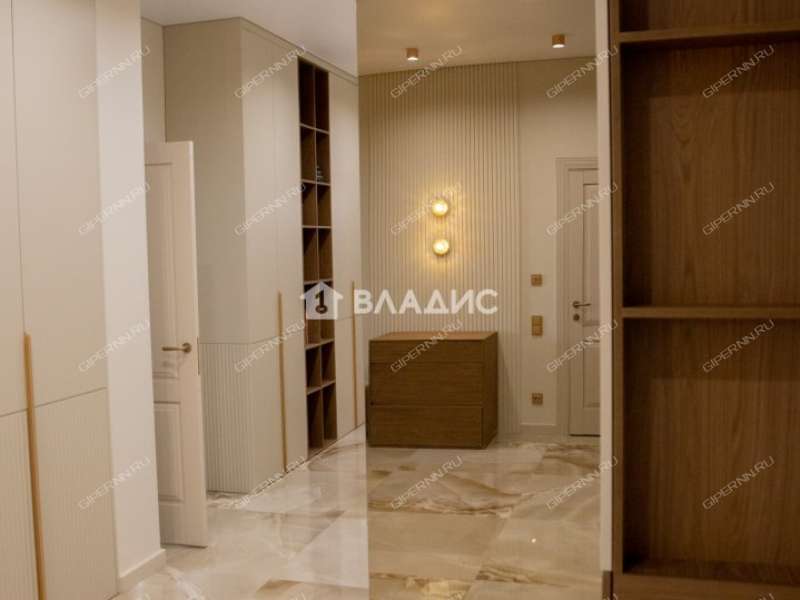 трёхкомнатная квартира на Большей Печёрской улице дом 89