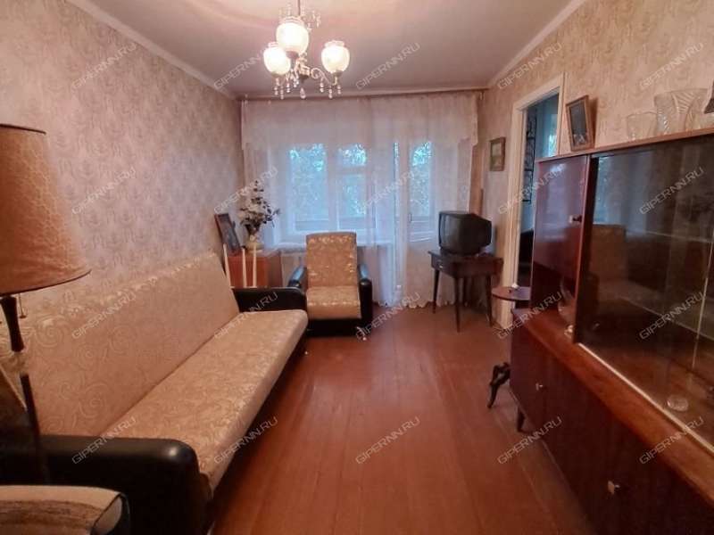 трёхкомнатная квартира на улице Искры дом 1
