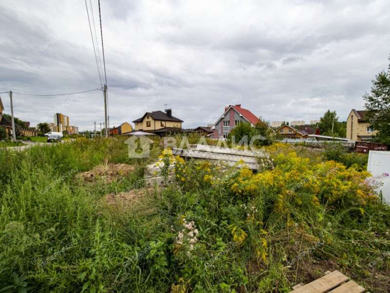 земельный участок 9,4 сотки Брусничная улица