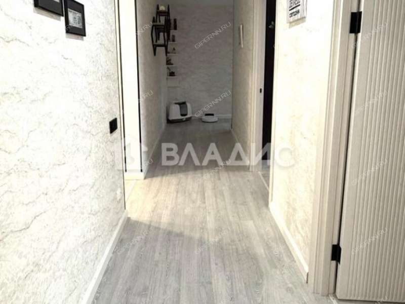 трёхкомнатная квартира на улице Коминтерна дом 16