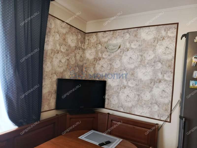 четырёхкомнатная квартира на Красносельской улице дом 3